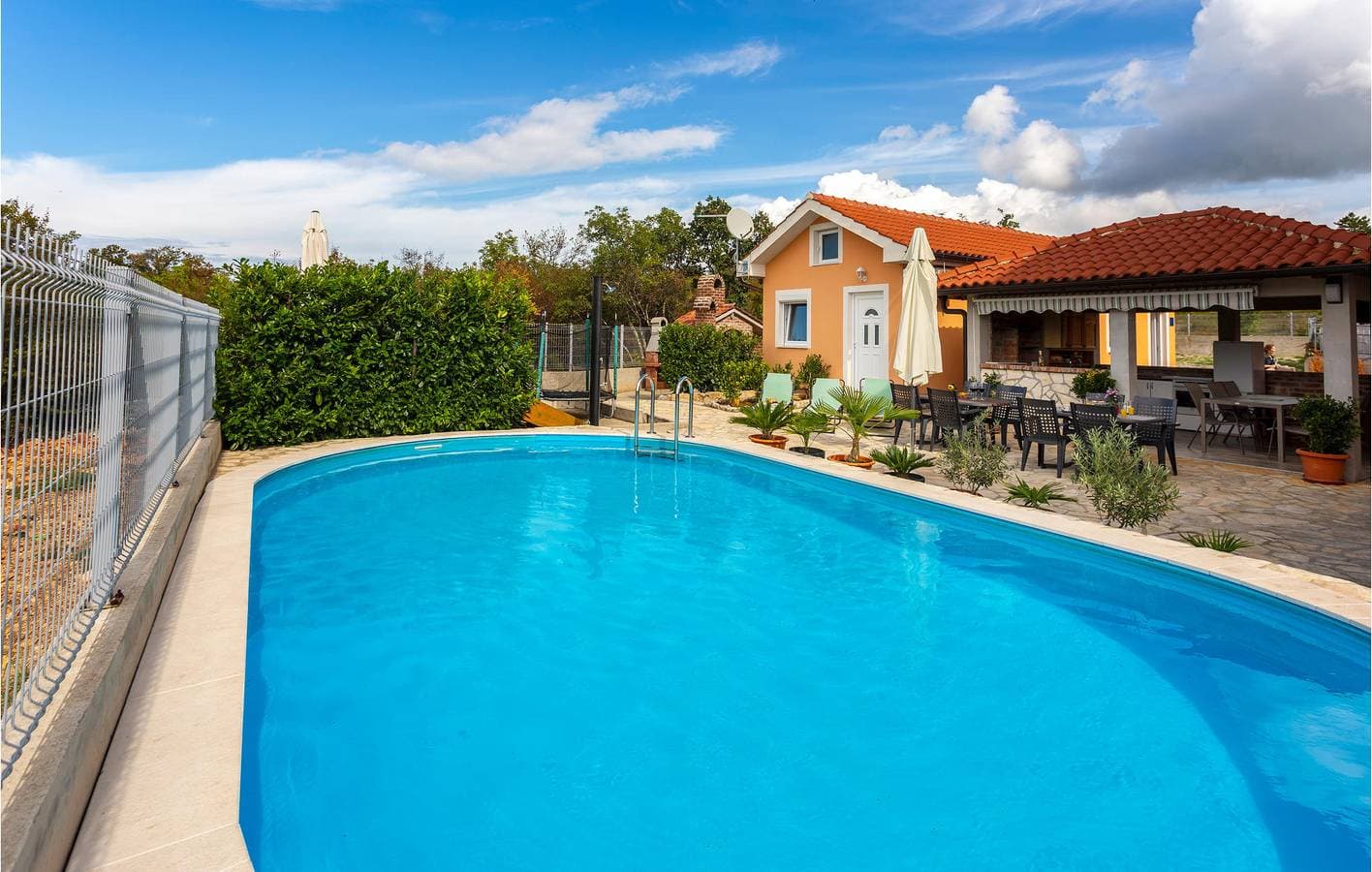 Foto 3 von 35: Gemütliche Ferienwohnung mit Pool in der Nähe eines FKK-Strandes – WLAN, Klimaanlage und Terrasse