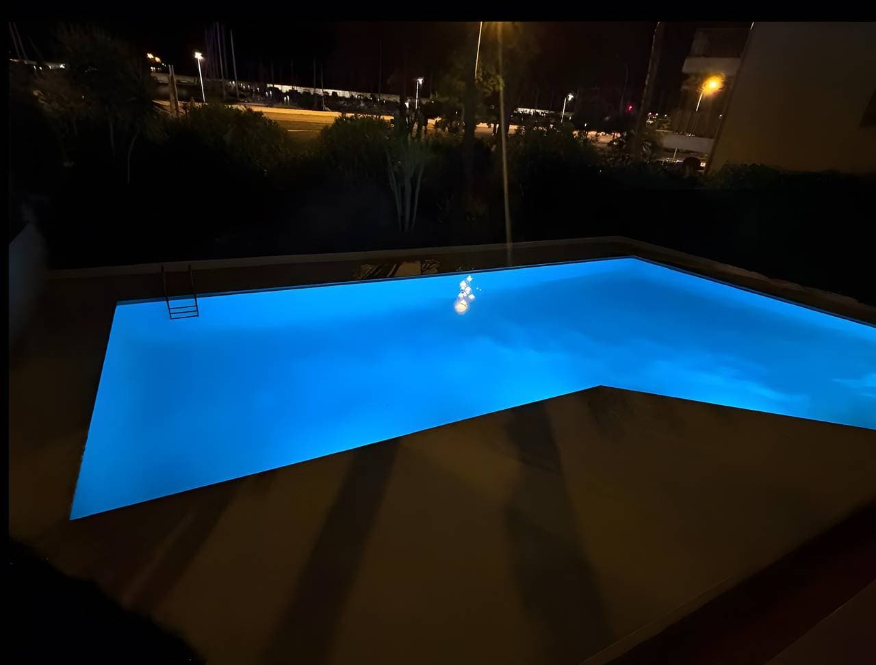 Appart - Piscine et vue sur le port 1