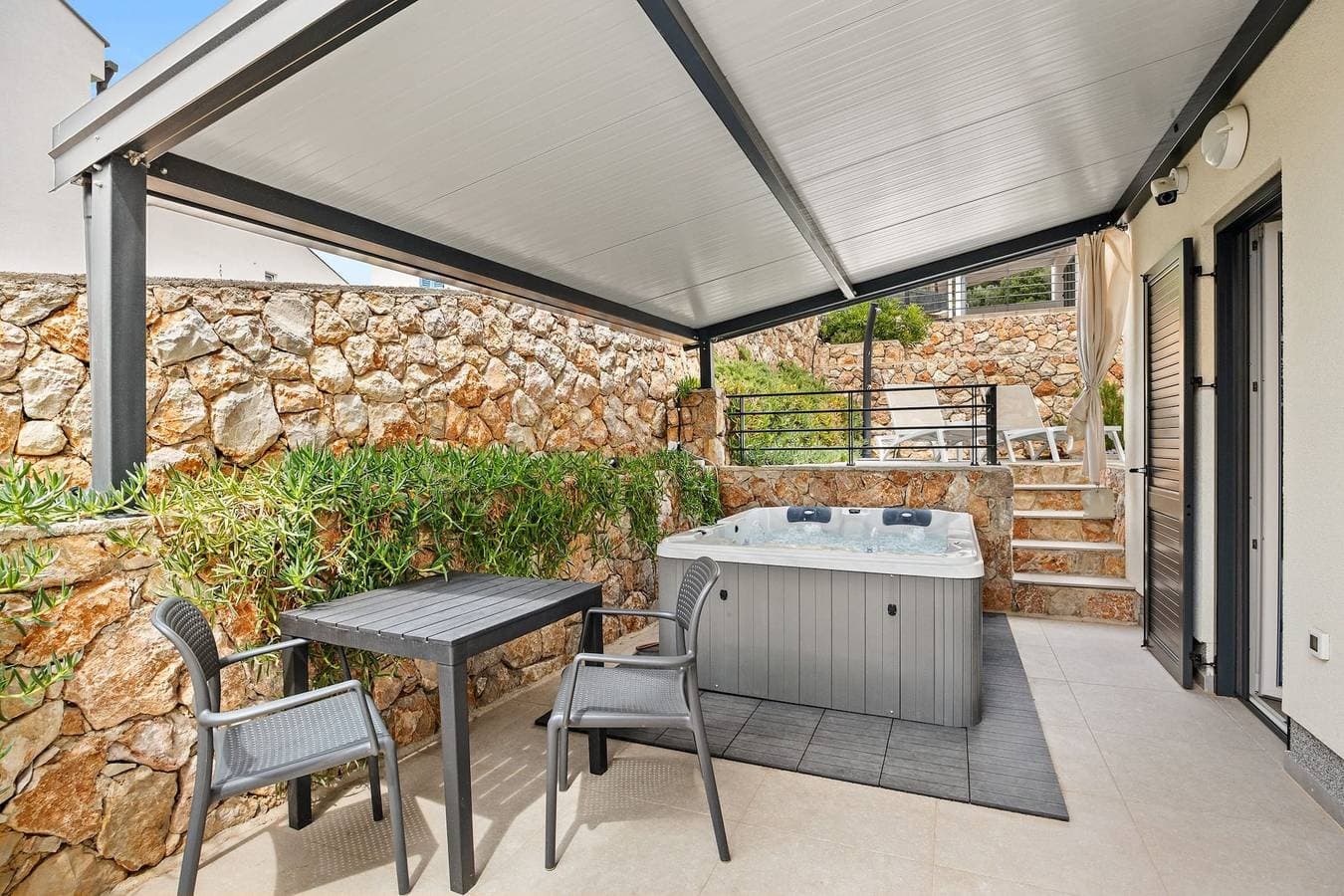 Foto 7 von 26: Crepsa Paradise with Jacuzzi - Couple Getaway