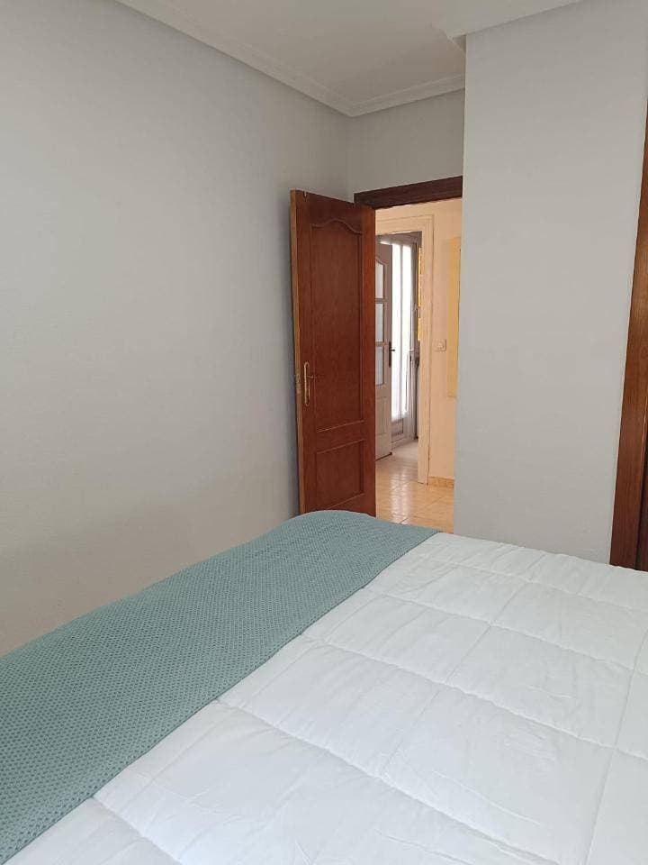 Foto 7 von 41: One-Bedroom Apartment