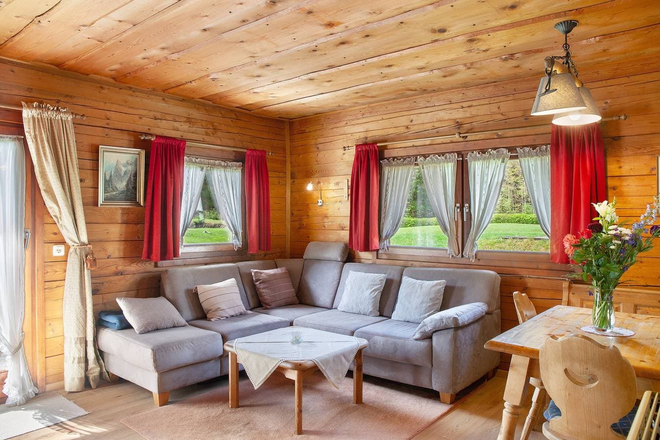 Foto 3 von 25: Ferienhaus 'Grashäusl' mit Bergblick und privater Terrasse