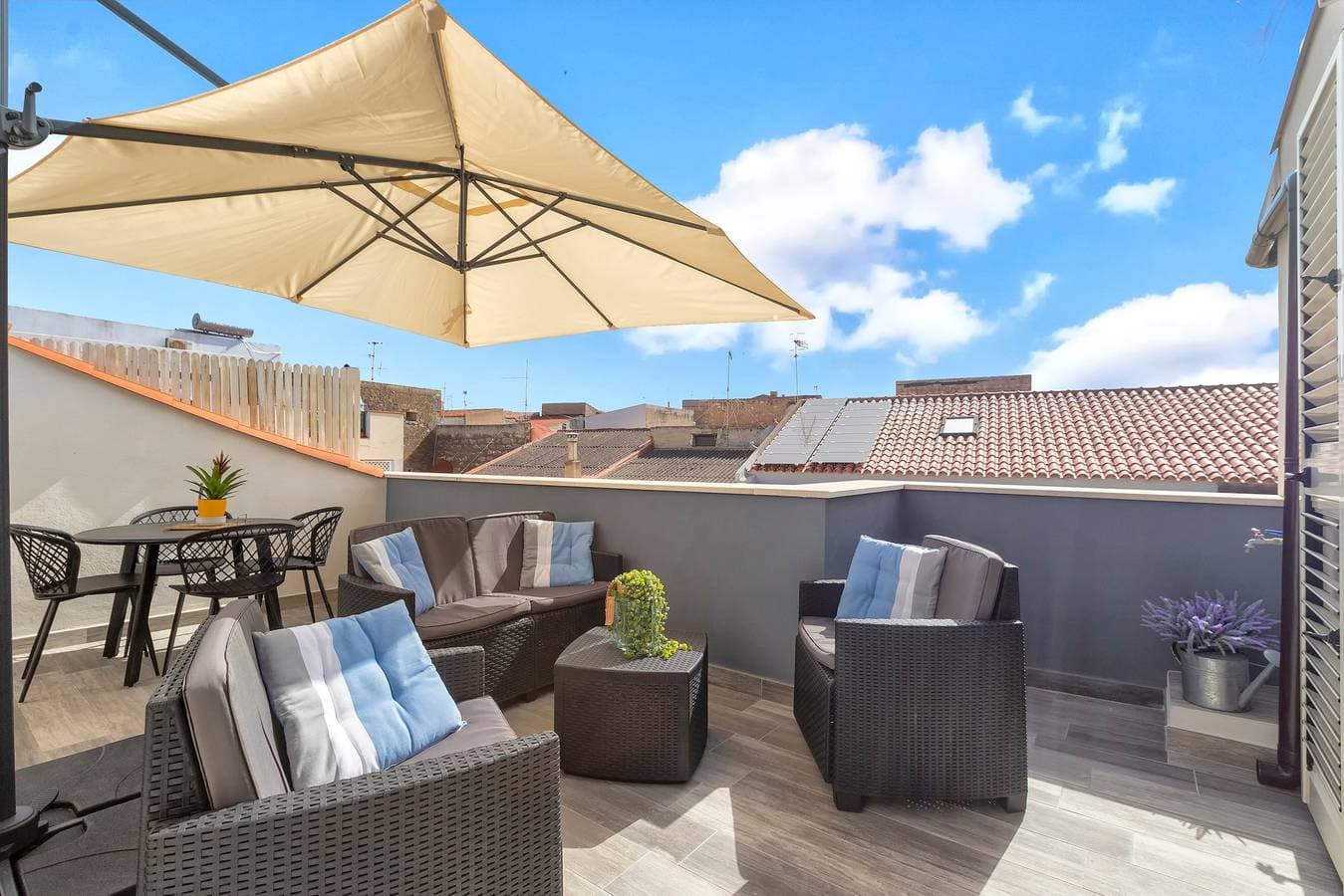 Foto 11 von 20: Ferienwohnung 'Isola Di Giava' mit privater Terrasse, WLAN und Klimaanlage