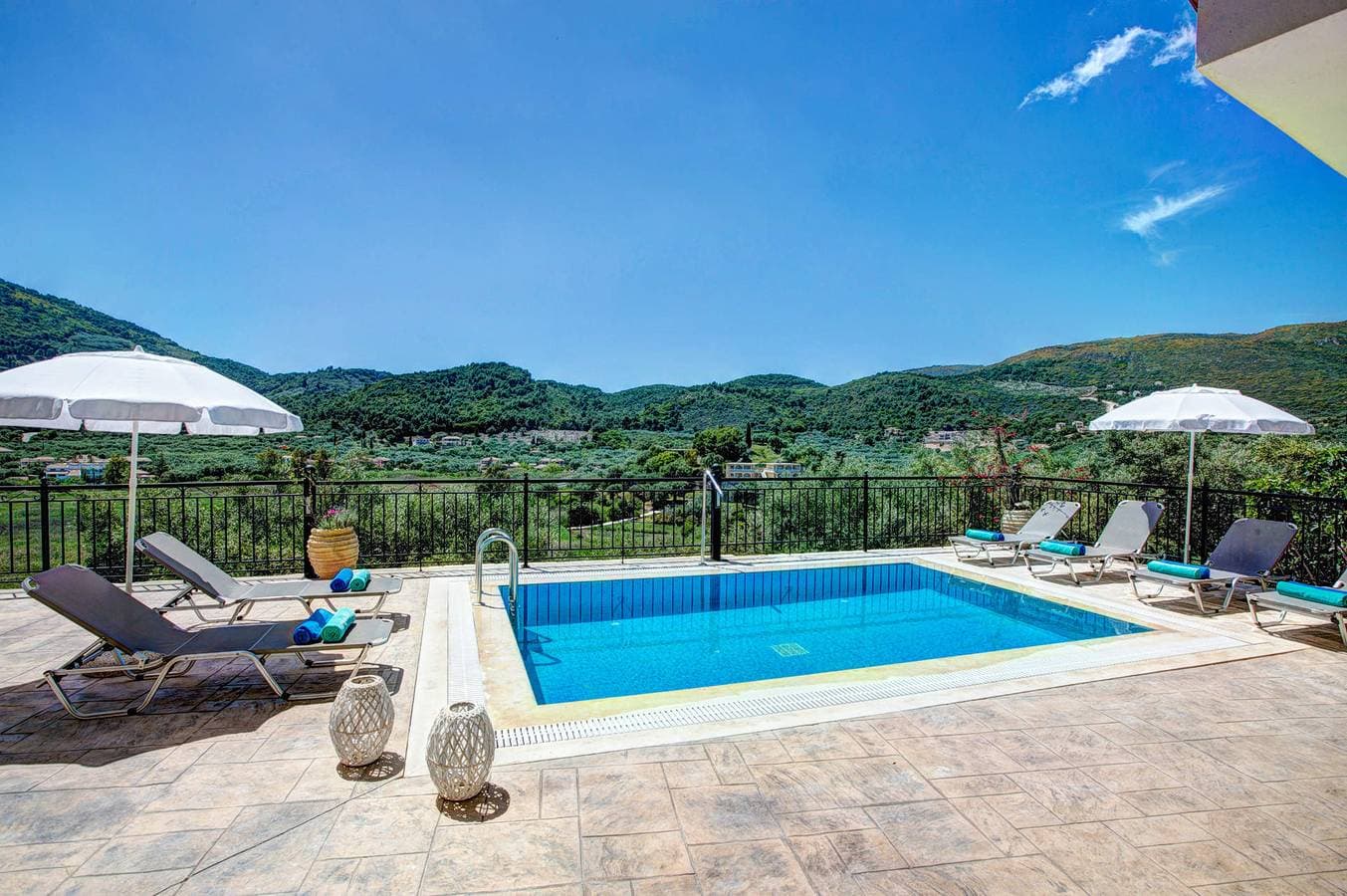 Foto 2 von 25: Villa für 6 Personen mit Garten