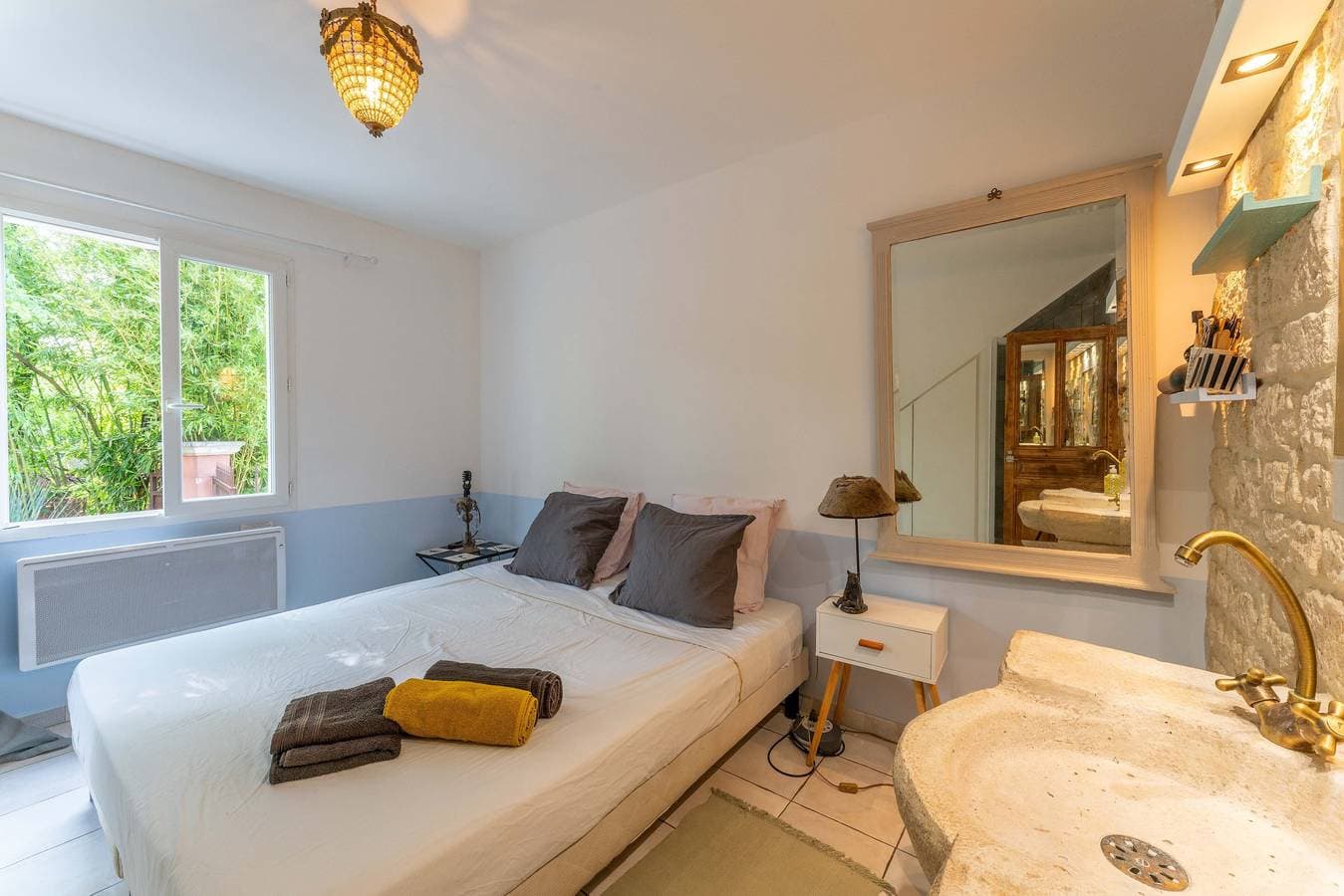 Foto 12 von 30: Villa 'Plein Coeur Du Luberon' mit privatem Pool, privater Terrasse und WLAN