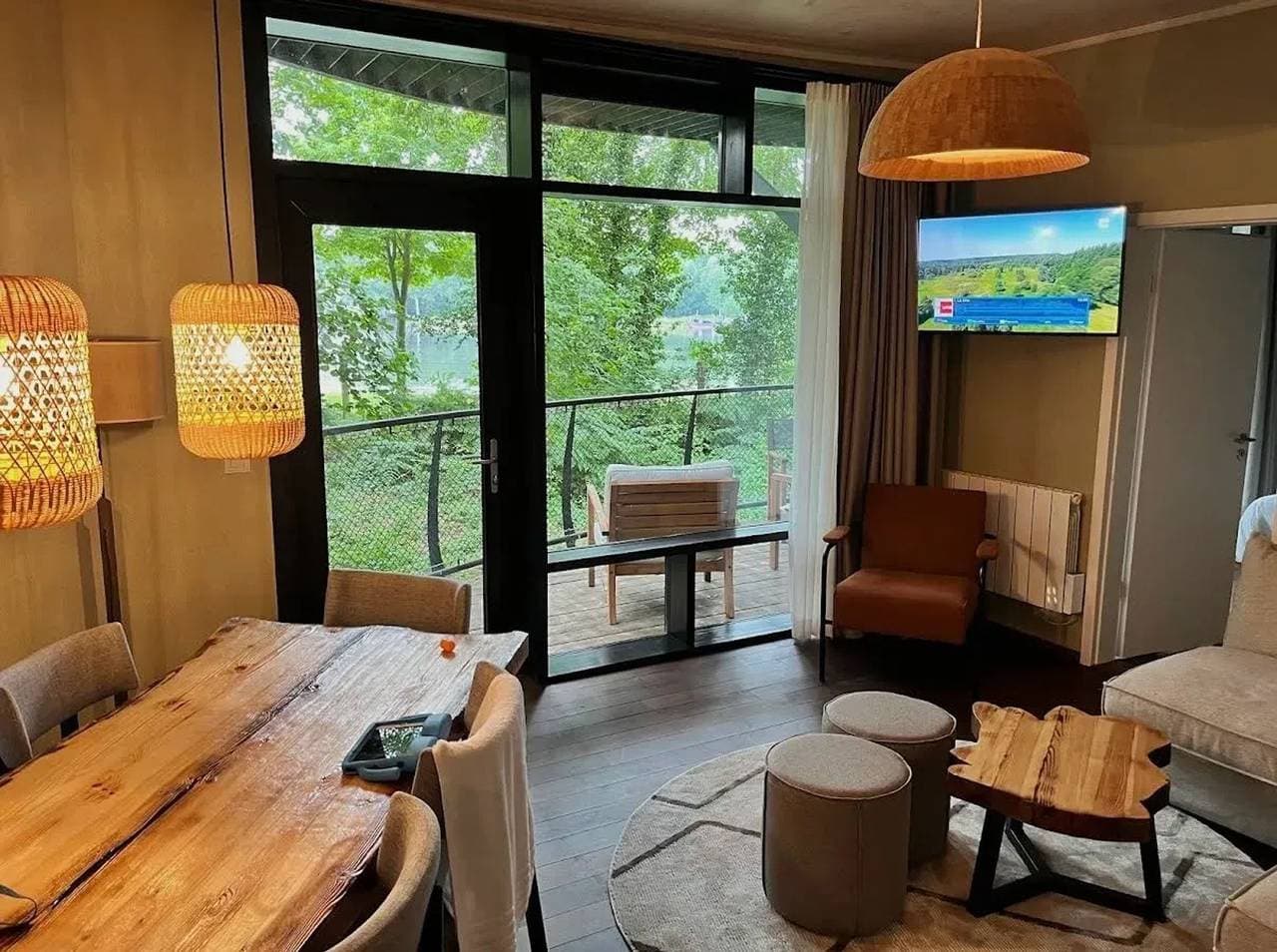 Foto 7 von 15: Chalet-Rückzugsort in Antoing, 95 m², Seeblick