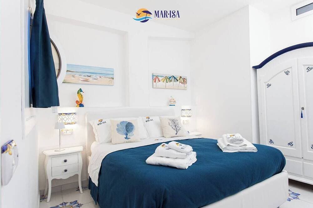 Foto 3 von 30: Villa Marisa - Ocean view and hot tub. Just a few steps from the beach