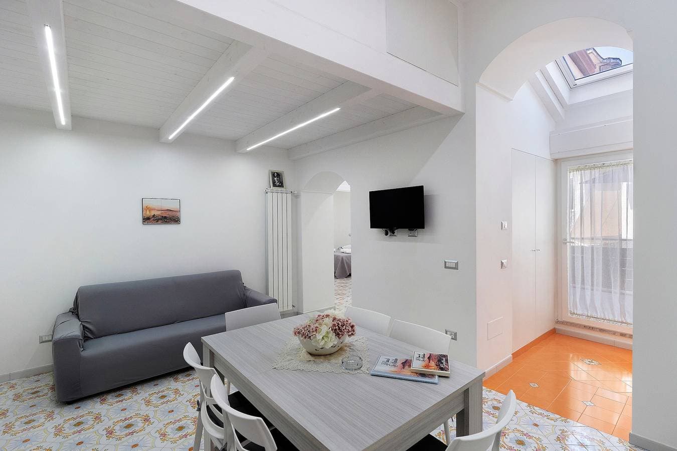 Foto 6 von 21: Ferienwohnung 'La Casa Di Zio Michelino' mit Bergblick, WLAN & Klimaanlage