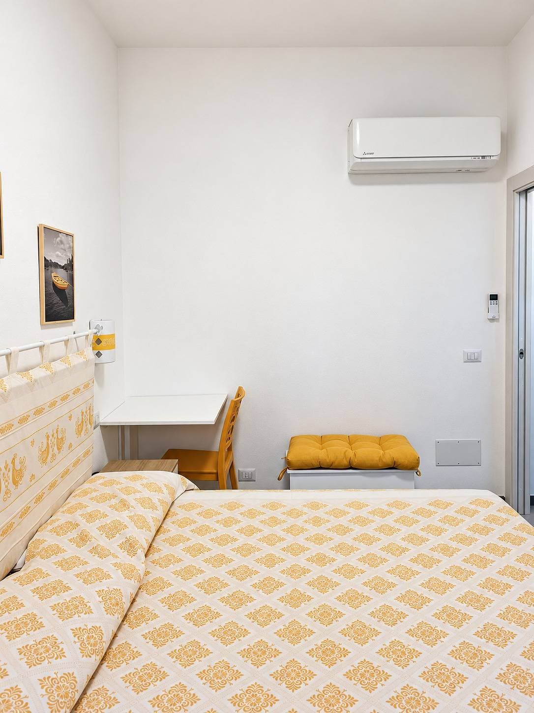 Foto 8 von 83: Private Gelbe Wohnung in Palma de Sols — Keine gemeinsamen Wohnräume