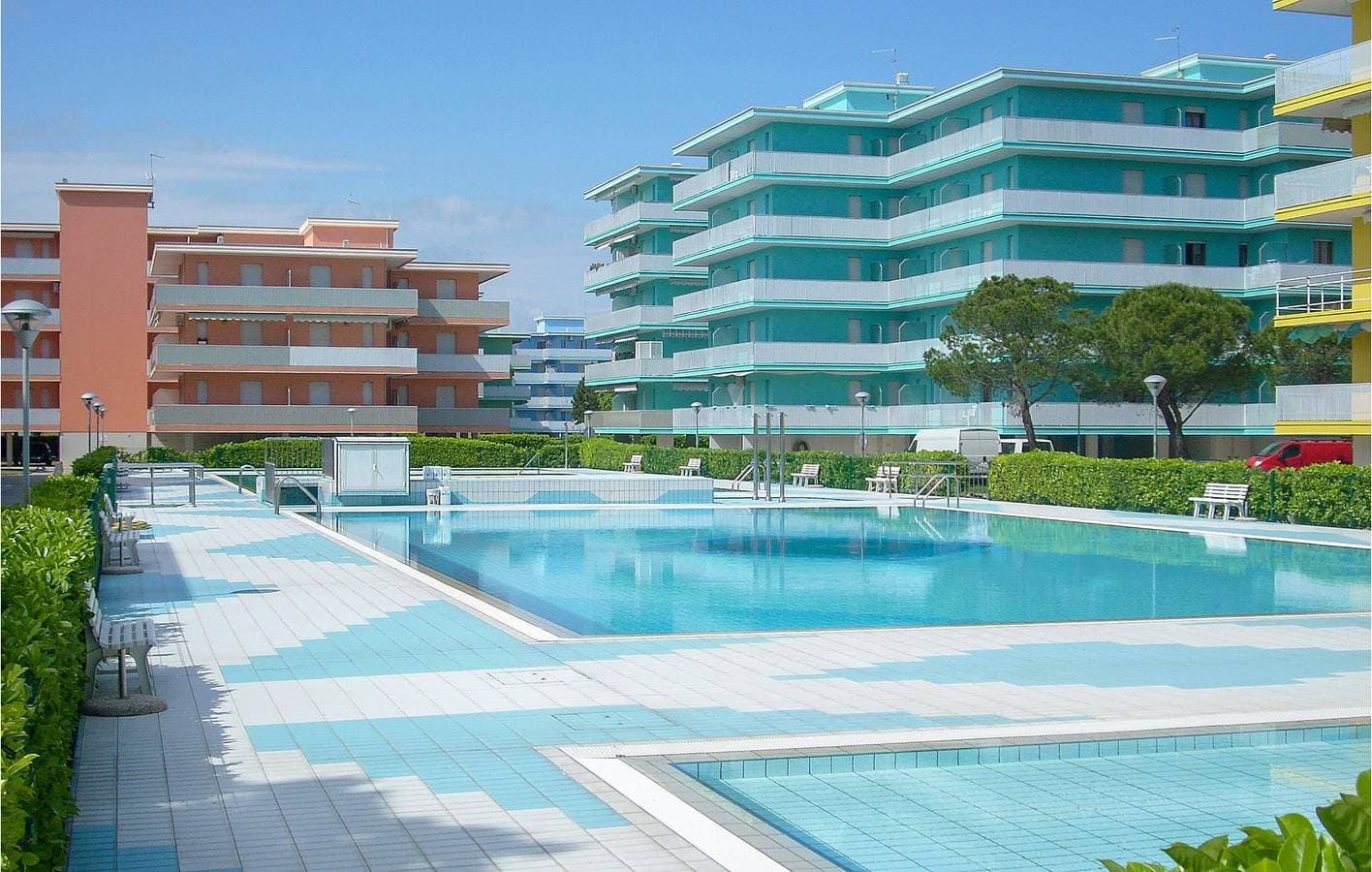 Appartement am Strand mit Pool und Küche 1