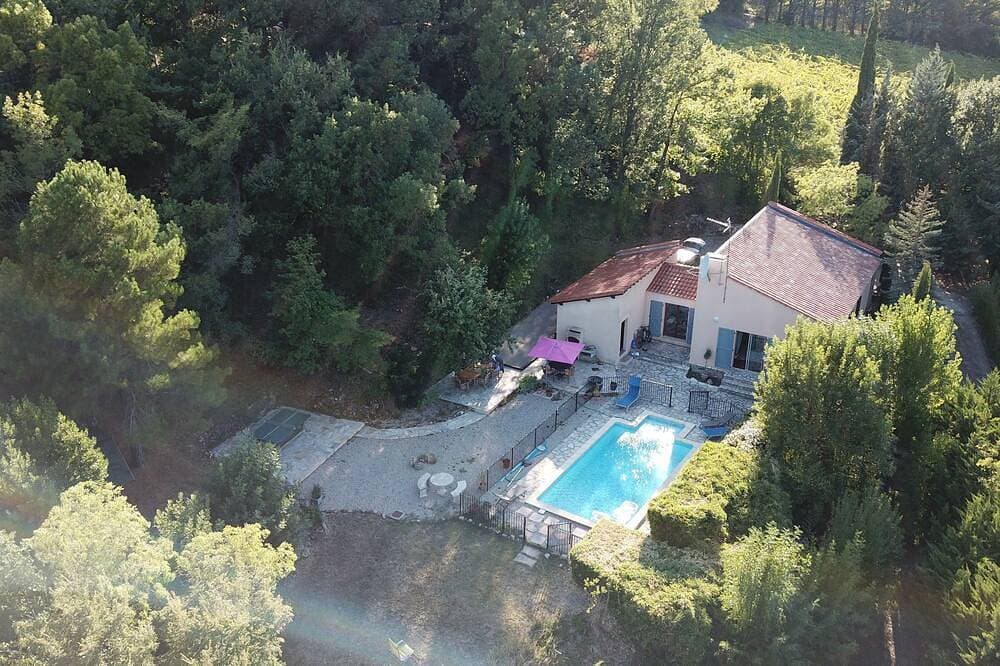 Foto 7 von 30: Secluded villa with large garden pool Overlooks beautiful picturesque village