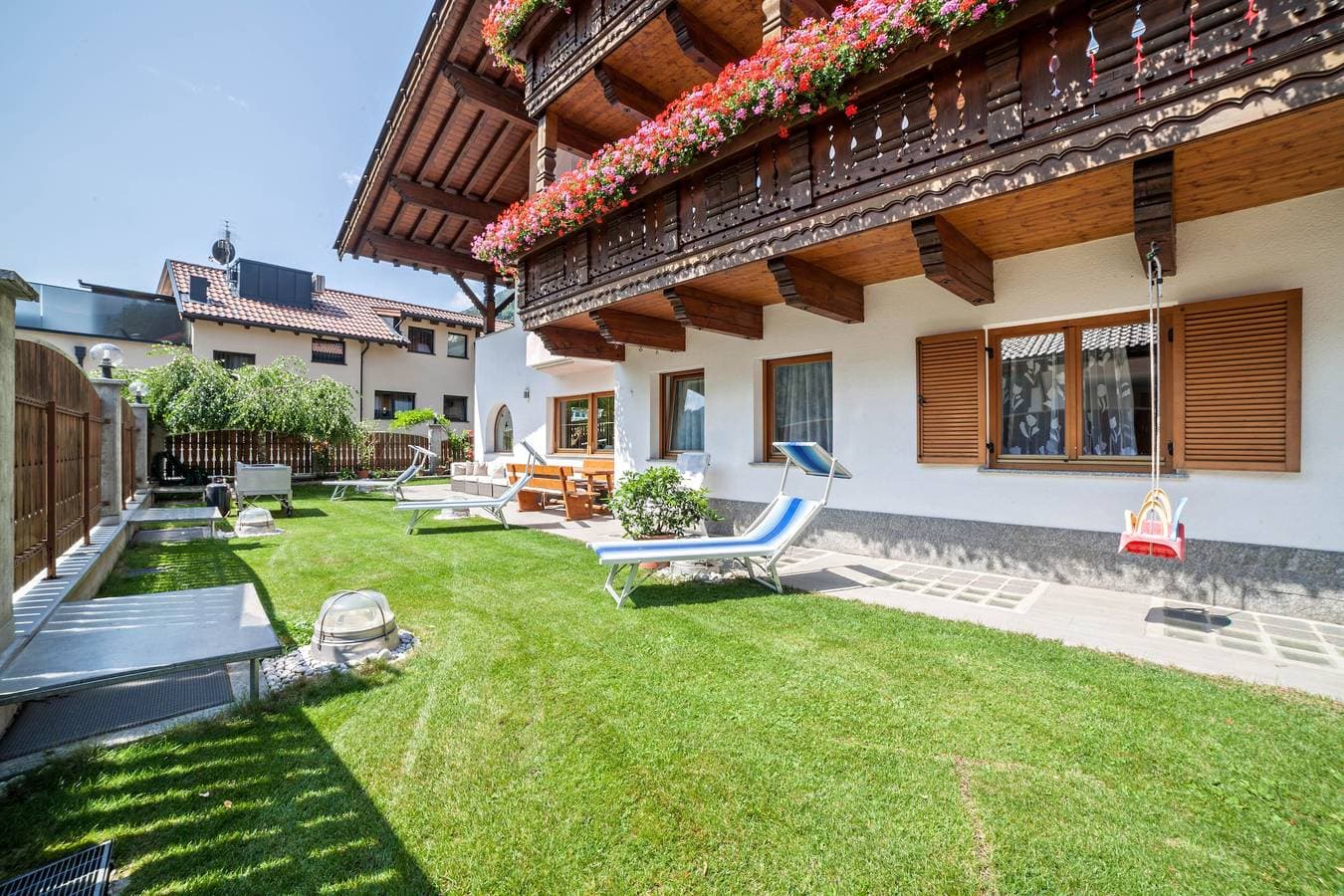 Foto 2 von 21: Ferienwohnung 'Sonnenparadies 2' mit Bergblick, WLAN & Garten