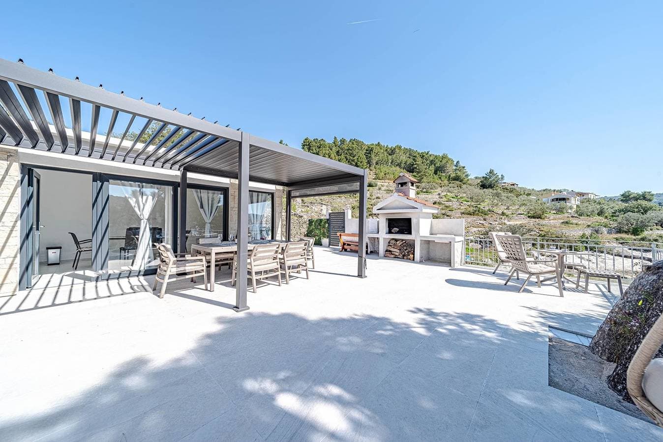 Foto 5 von 47: Schönes Ferienhaus am Meer Ema mit Terrasse
