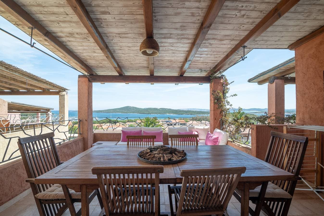 Foto 2 von 25: Ferienwohnung 'Il Fiordo 28' mit Meerblick, Gemeinschaftspool und Klimaanlage
