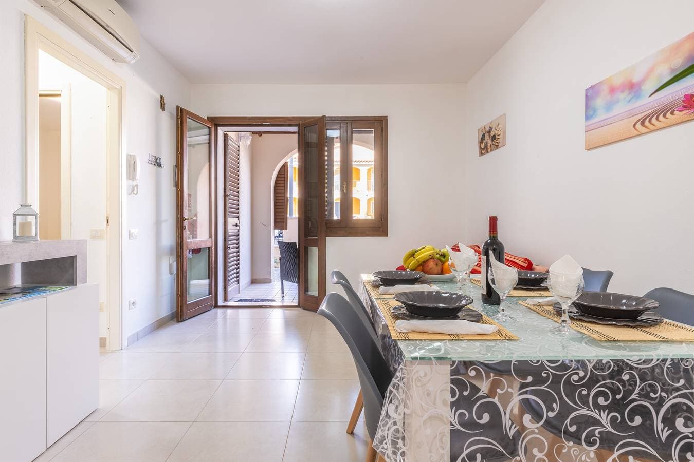 Foto 12 von 36: Ferienwohnung Queen's House – Modernes Apartment in Pula, Sardinien
