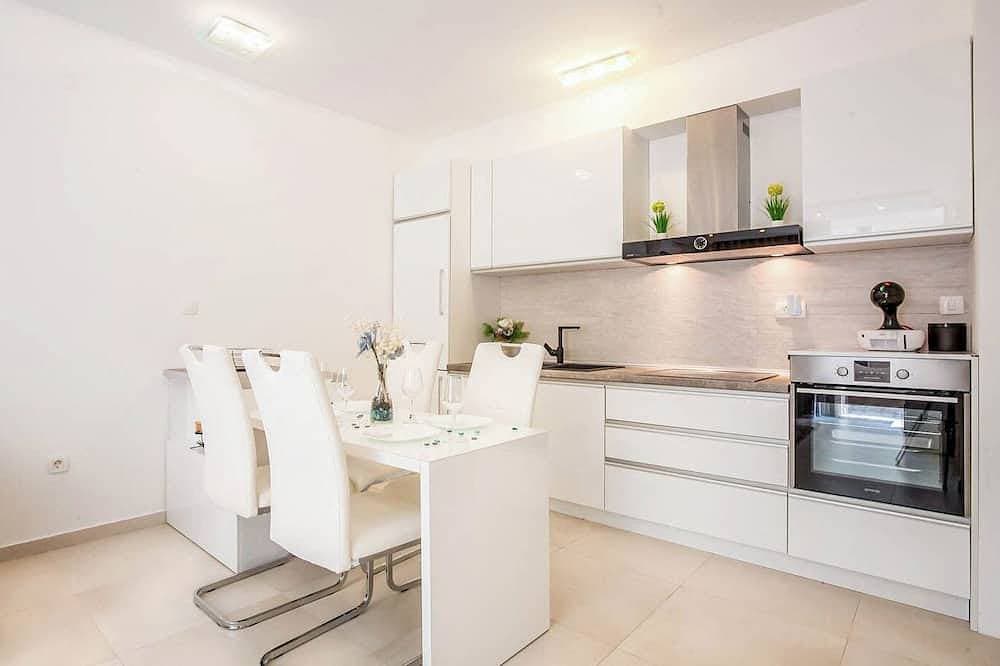 Foto 10 von 28: Lux Apartment Teodora Rafailovici 4 *