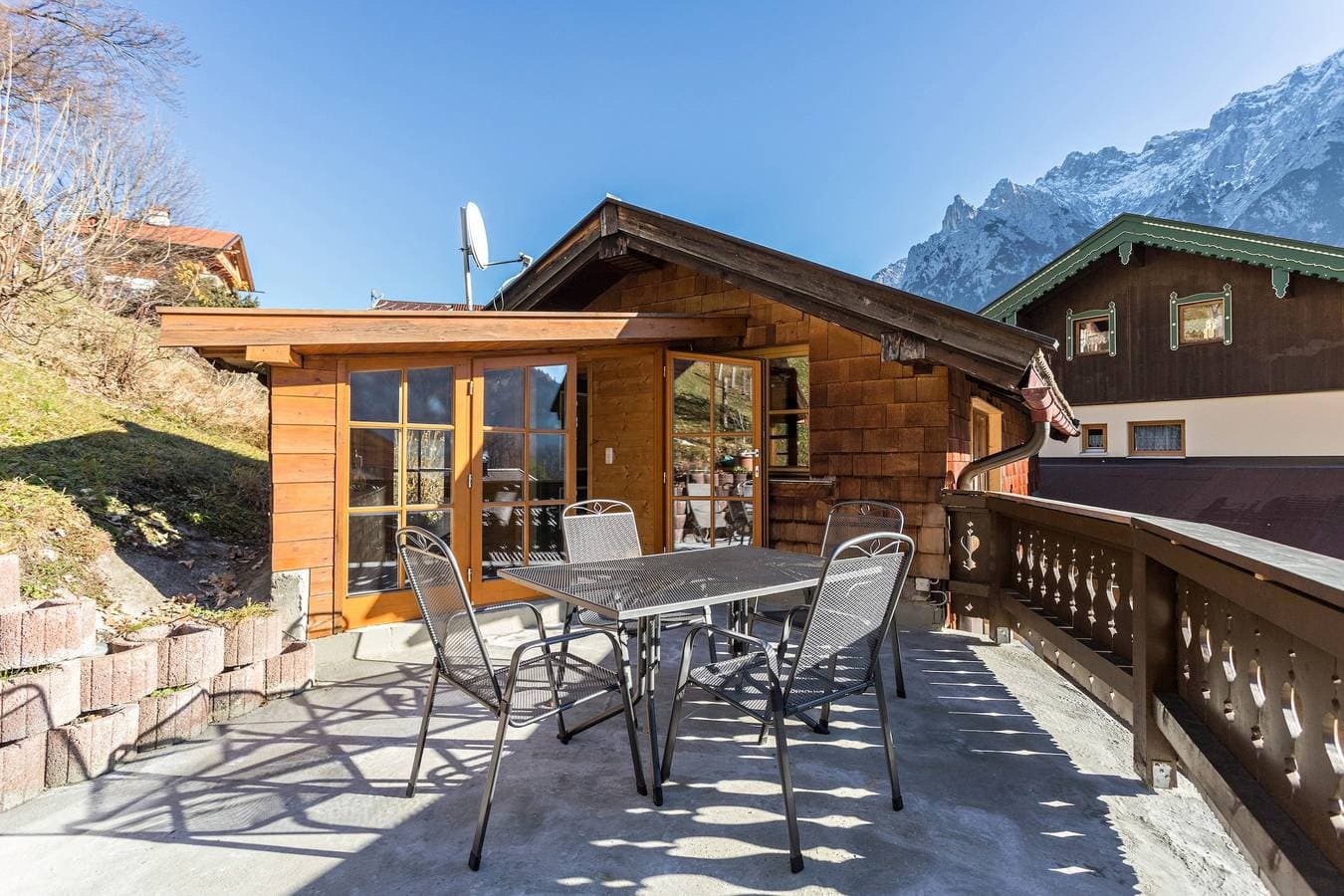Foto 2 von 24: 2-stöckige Ferienwohnung 'Rubin' in der Nähe des Skilifts mit Bergblick, WLAN und Terrasse