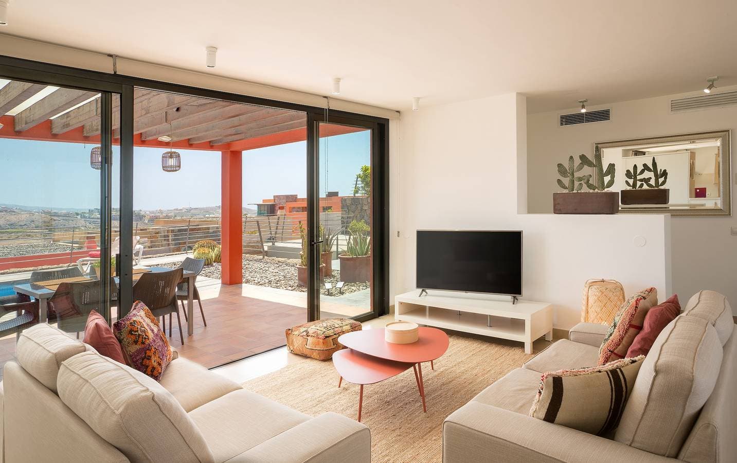 Foto 5 von 30: Las Terrazas Villa 3 mit Meerblick, WLAN, Pool, Garten & Terrassen