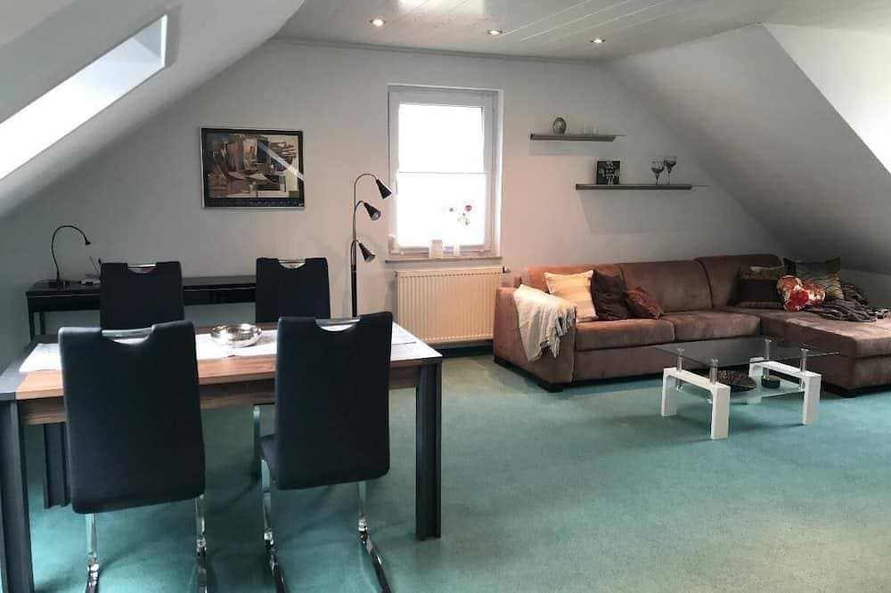 Großzügige, moderne Ferienwohnung (53qm) in ruhiger Lage mit Panoramablick über das Taubertal 1