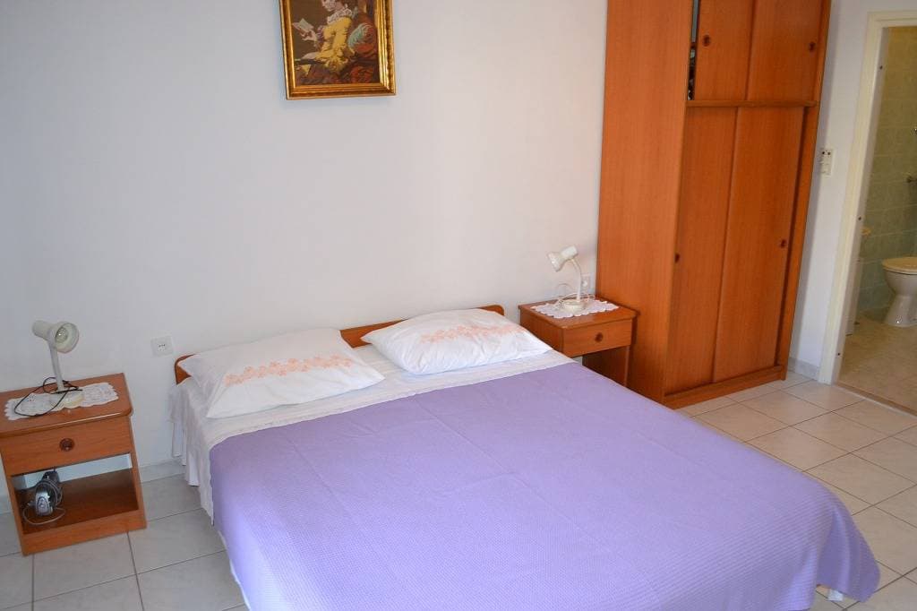 Foto 4 von 20: Studioapartment in Povlja mit Meerblick, Terrasse, Klimaanlage, W-Lan (3365-1)