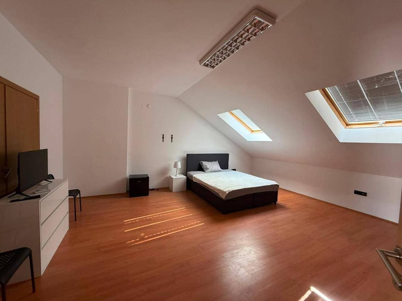 Foto 6 von 8: Two-Bedroom Apartment