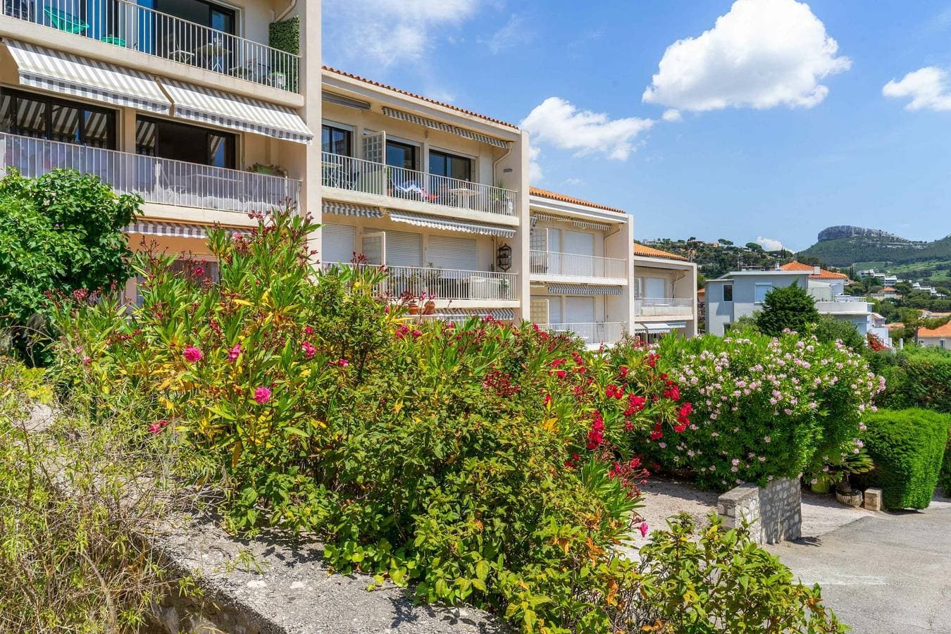 Foto 11 von 12: Wunderschöne und helle Wohnung mit Balkon und Meerblick in Cassis - Welkeys
