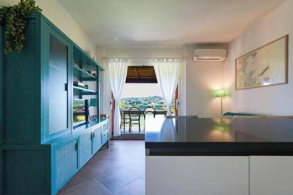 When all is silent, the sea speaks: beachfront with garden and patio 1