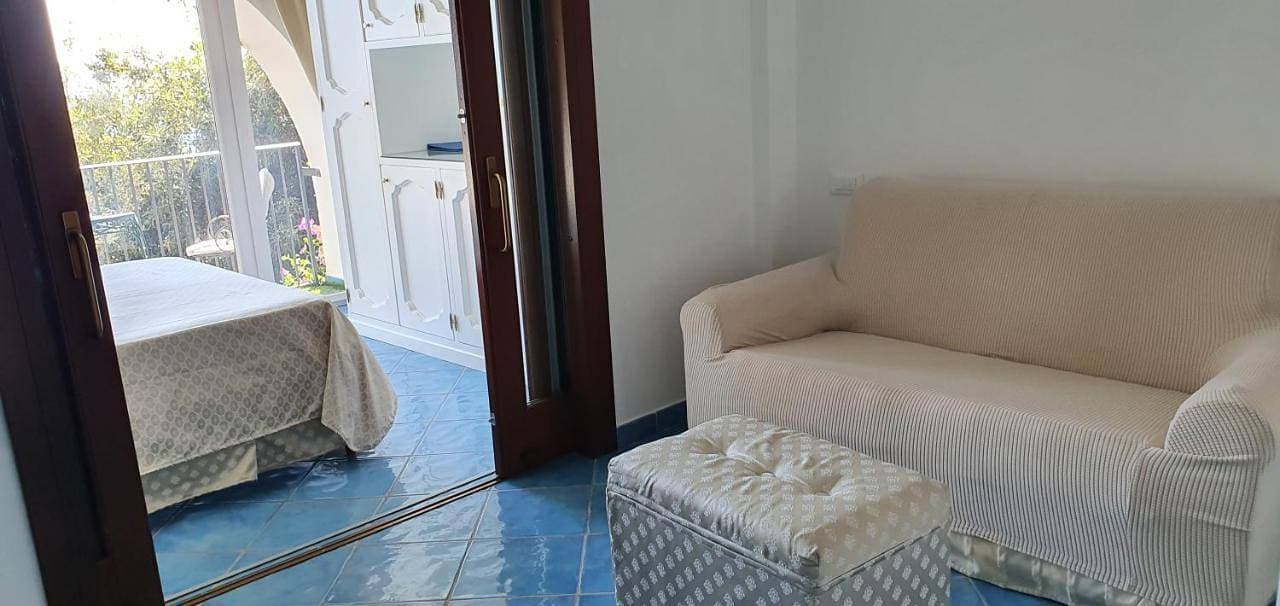 Foto 7 von 11: Superior Double Room with Balcony and Partial Sea View