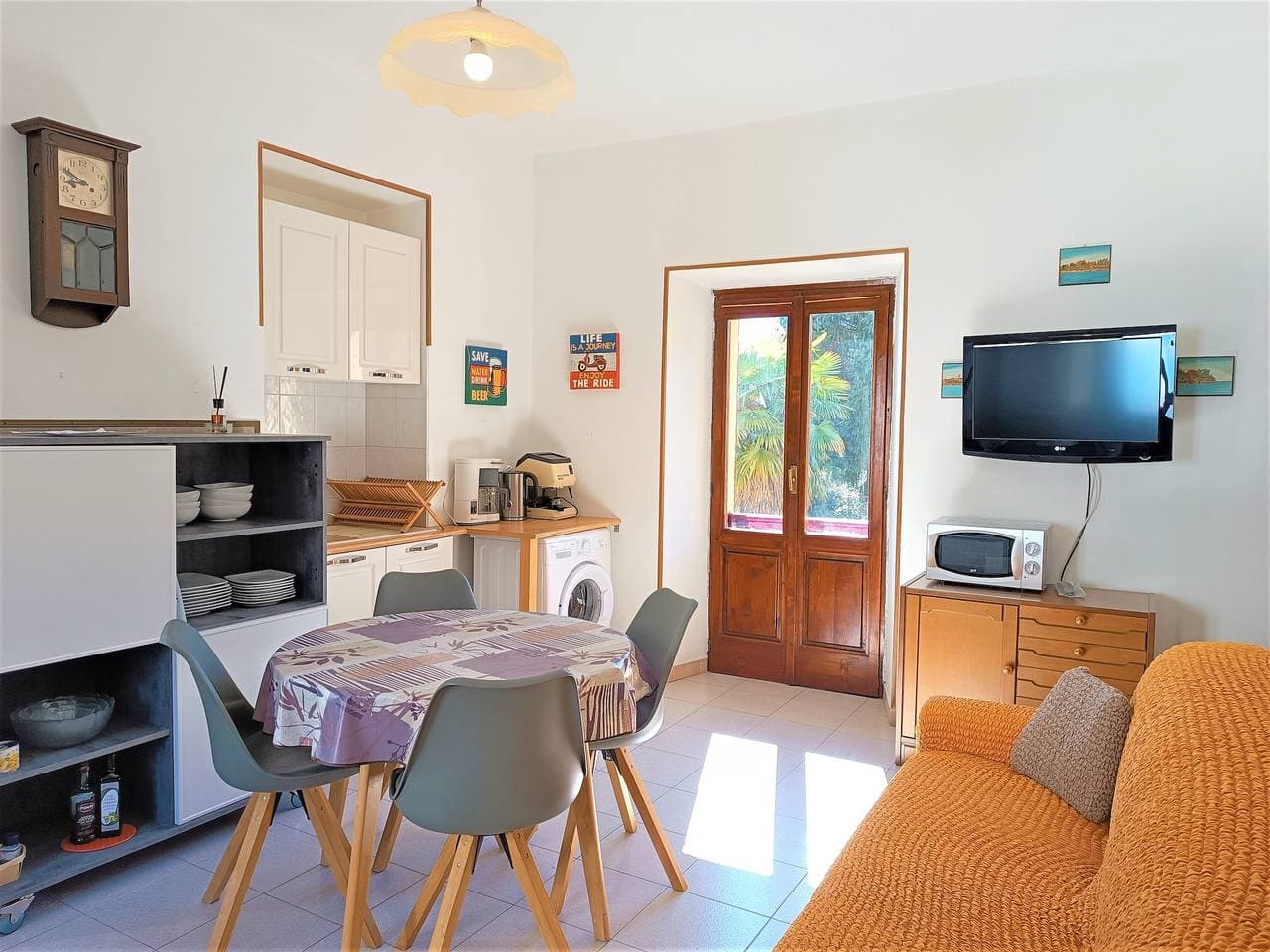 Foto 4 von 17: Ferienwohnung für 4 Personen mit Seeblick