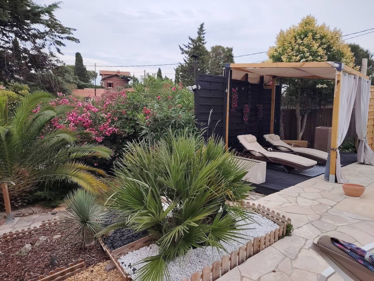 Foto 12 von 39: Appartement 'Ptit Coin De Paradis Plage Peguiere' mit privatem Pool, WLAN und Klimaanlage