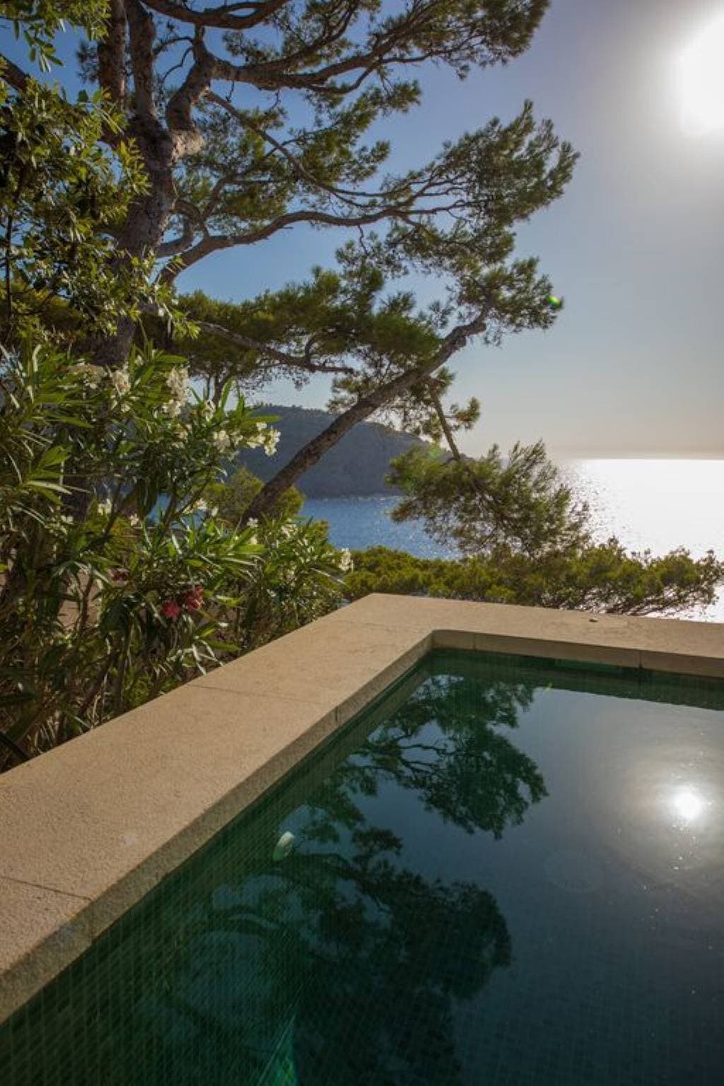 Foto 13 von 18: Ferienwohnung Ponent mit Meerblick, Bergblick, Balkon, Terrasse & Pool