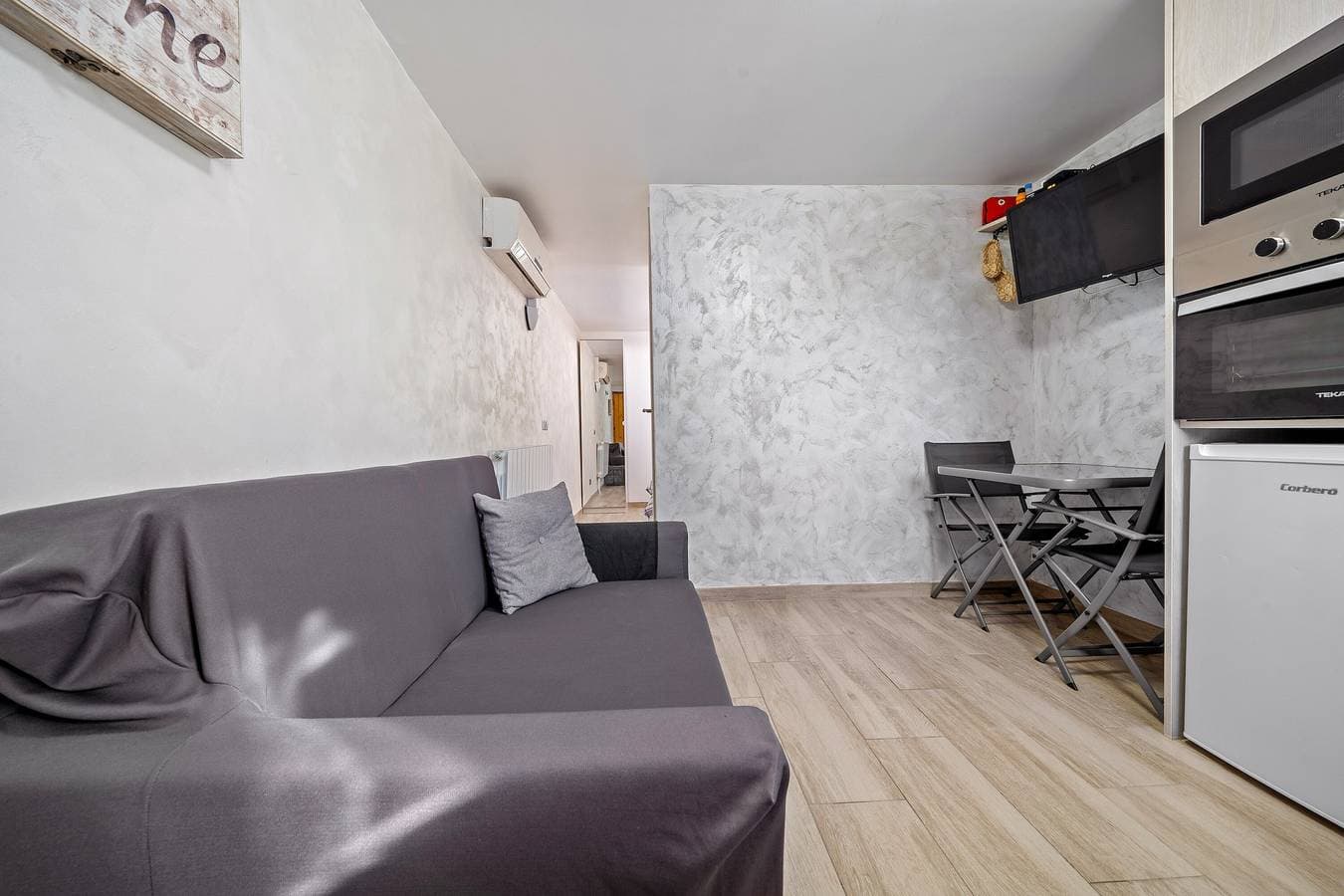 Foto 5 von 18: Ferienwohnung „Stadtflucht ins Grüne“ mit privatem Pool, Garten & WLAN
