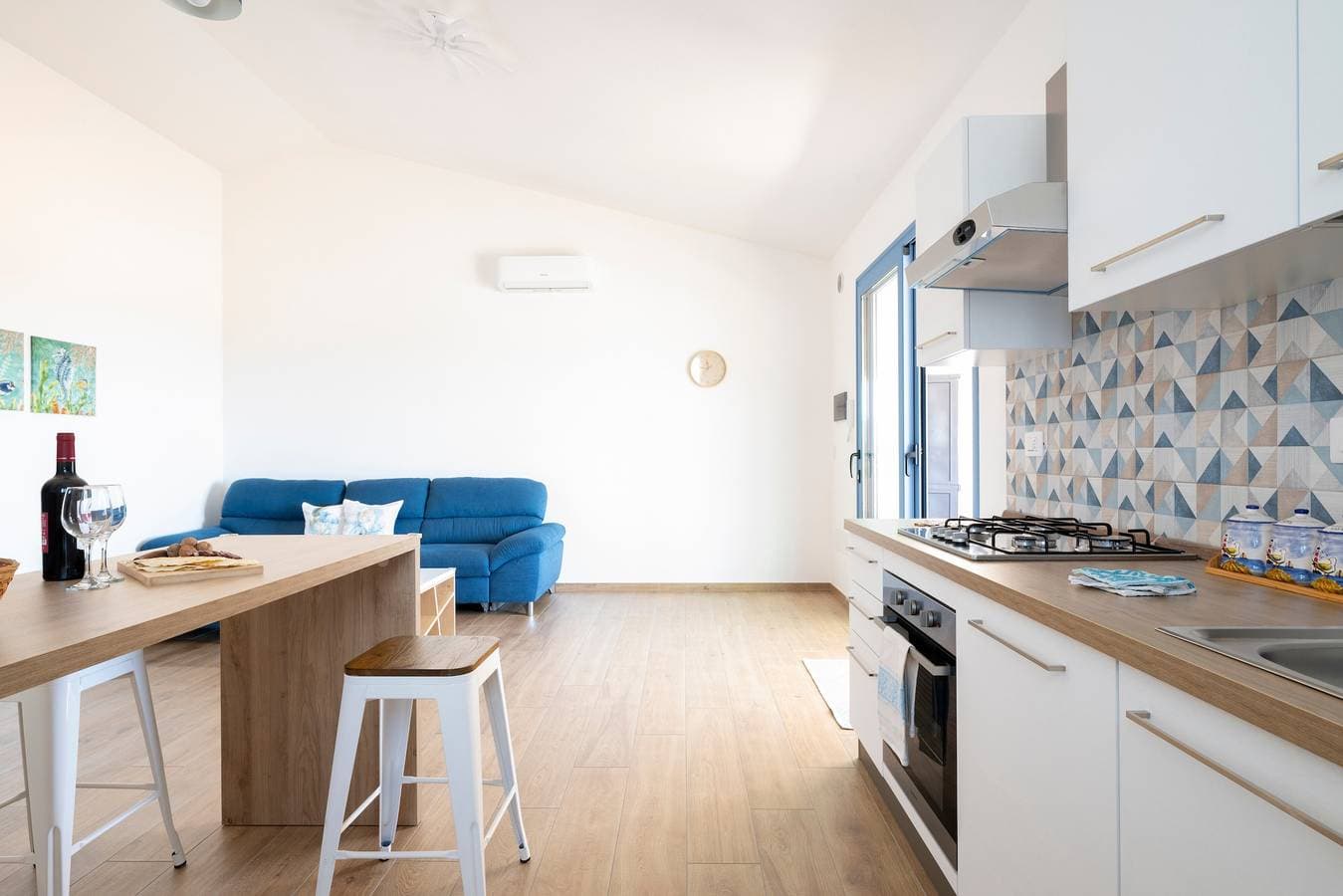Foto 10 von 29: Privates Apartment mit spektakulärem Meerblick in La Caletta, Sardinien – 2 Schlafzimmer, 3 Betten