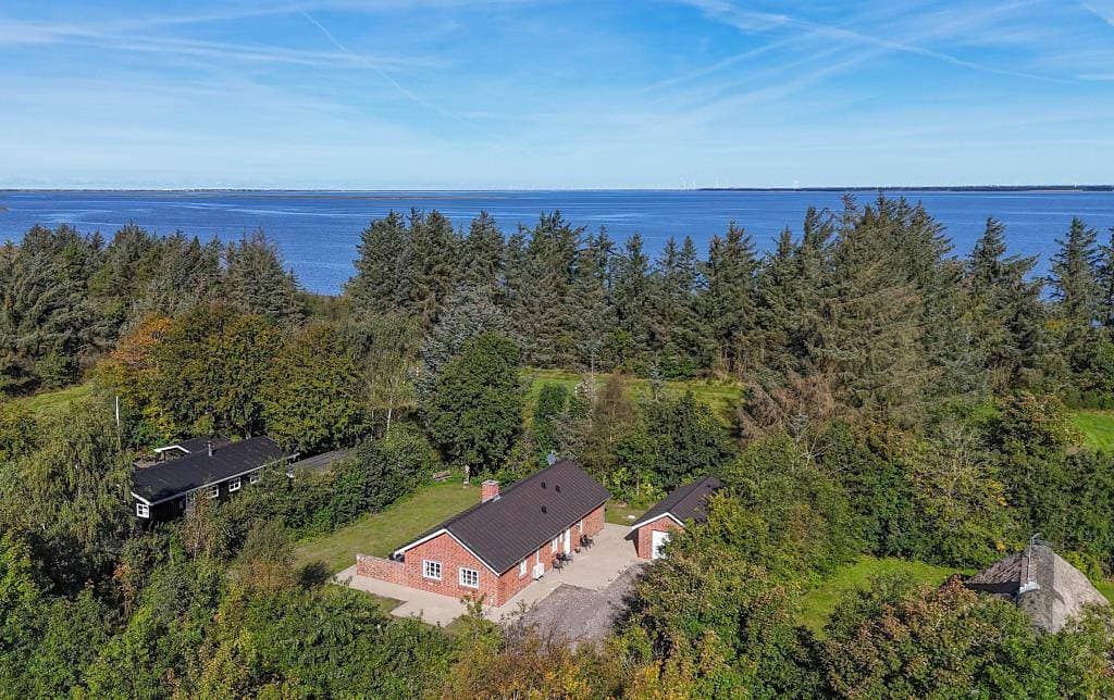 Schönes Ferienhaus mit Whirlpool, nur 150 m zum Fjordufer – 2 Hunde erlaubt 1