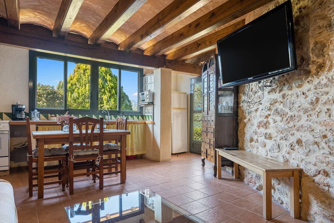 Foto 10 von 41: Finca "Lo Paller" mit Bergblick, Gemeinschaftspool und WLAN