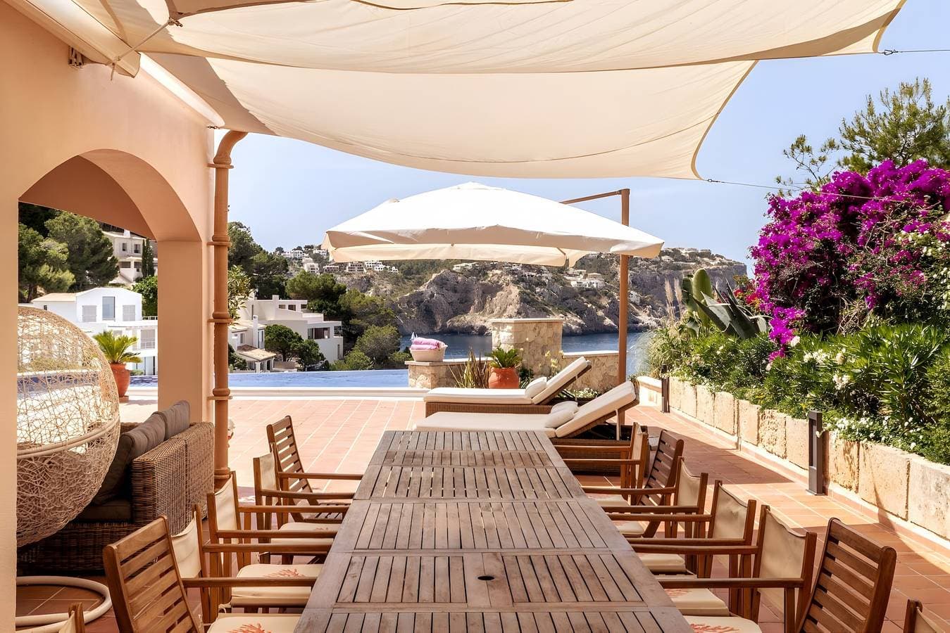 Foto 2 von 28: Villa 'Ichtys' mit Infinity-Pool und Meerblick in Cala Moragues