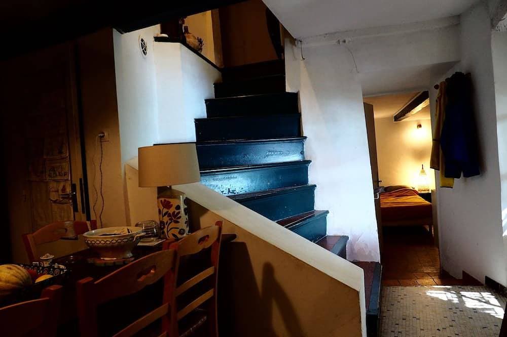 Foto 4 von 23: \"les Terrasses\" : Maison Dans le Village, 4 Terrasses