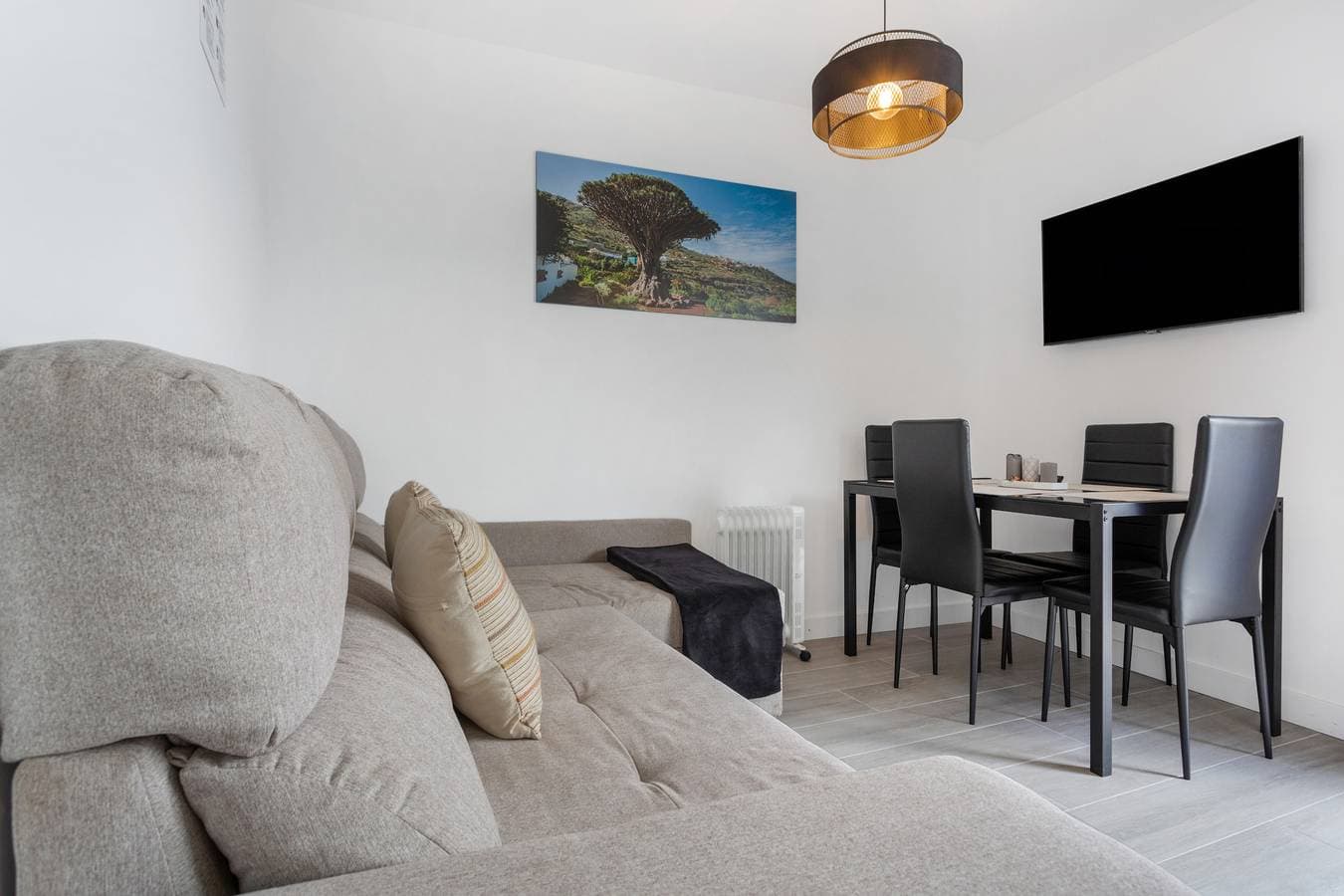Foto 7 von 31: Ferienwohnung 'Traum mit Waldblick' mit Meerblick, Gemeinschaftspool und Wi-Fi