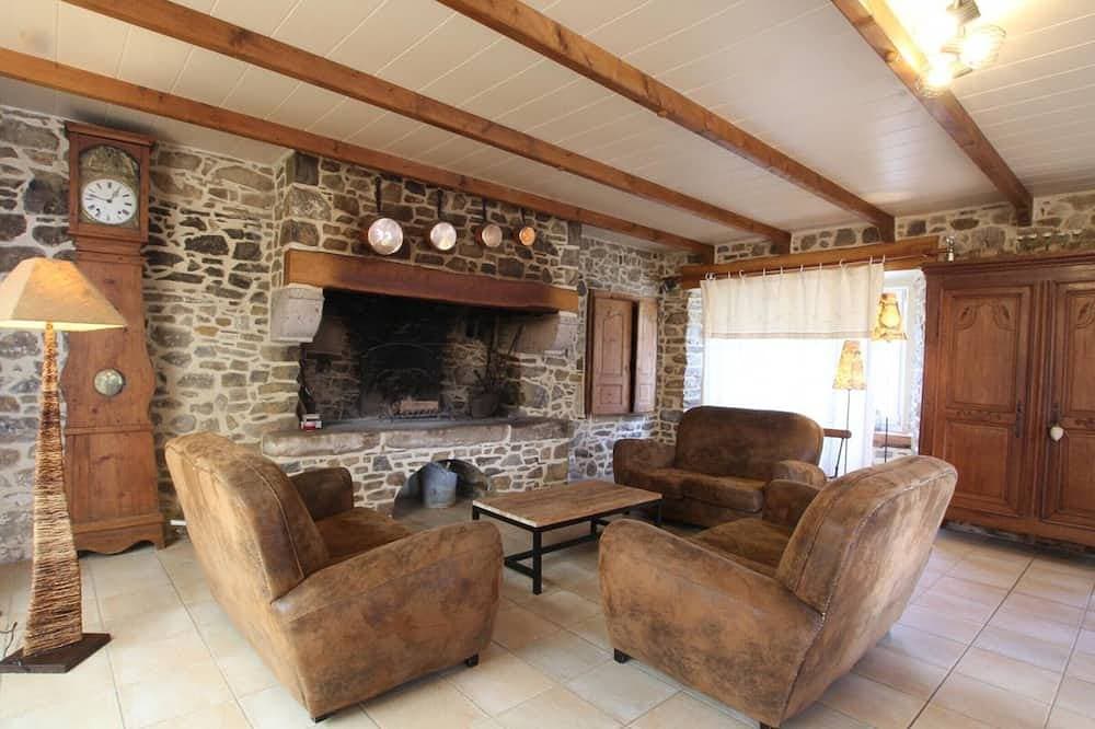 Charmantes Escapades : Maison Indépendante, 3 Chambres, Jardin Privé, Près des Falaises Verdoyantes 1