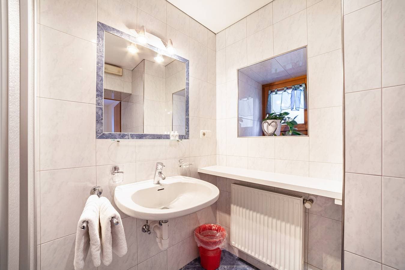 Foto 10 von 19: Ferienwohnung "Schnalserhof Gravensteiner, Gemeinschaftsterrasse und WLAN