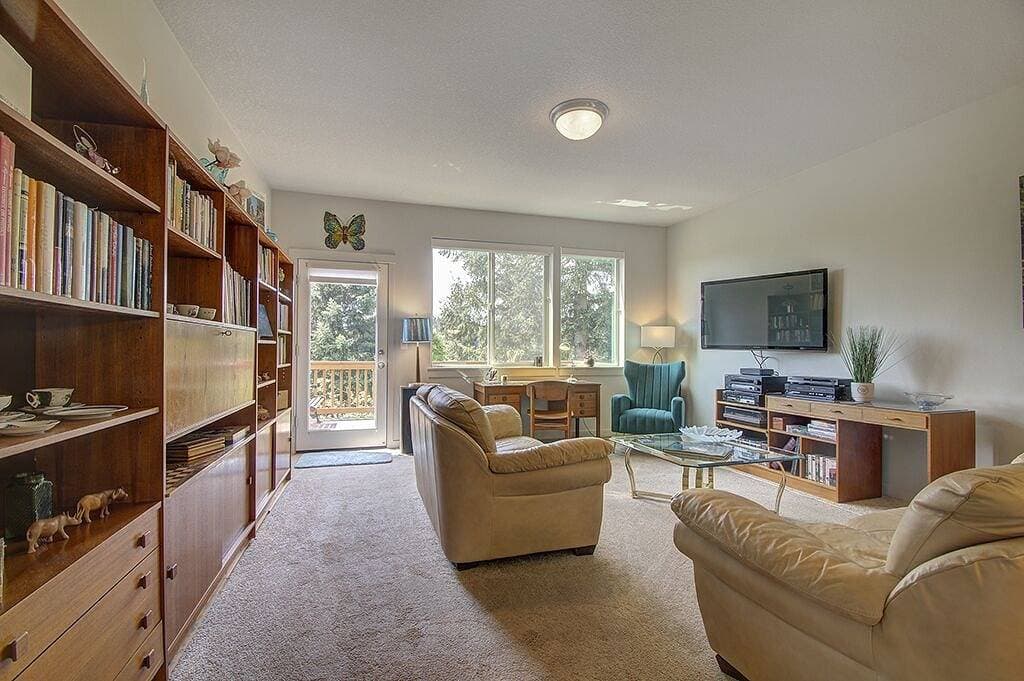 Foto 12 von 25: Beautiful & pet friendly! Close to Downtown and Hwy