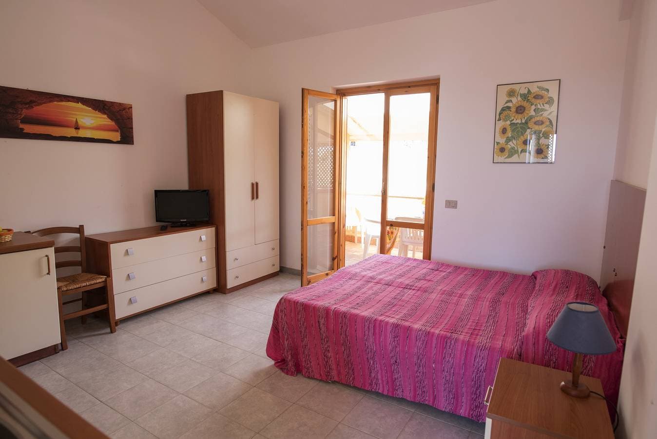Foto 5 von 23: Case Vacanza Renella 3 Betten Balkon, Wlan, Selbstverpflegung, 200 m vom Meer e
