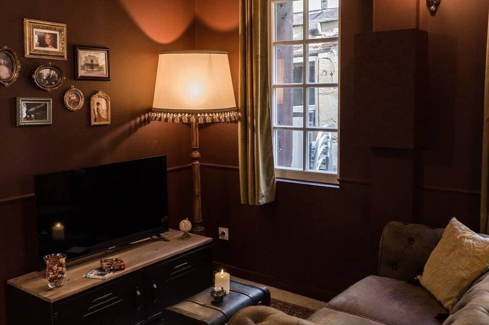 Foto 6 von 15: Le Peaky Blinders, Bain et Cocktails historic center