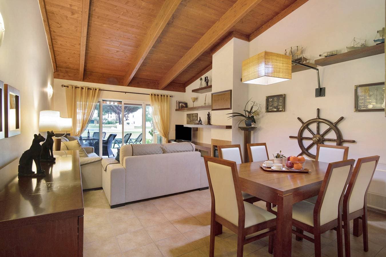 Foto 8 von 25: Ferienhaus Vilamoura Tenis 58 mit Terrassen, Gemeinschaftspool und WLAN