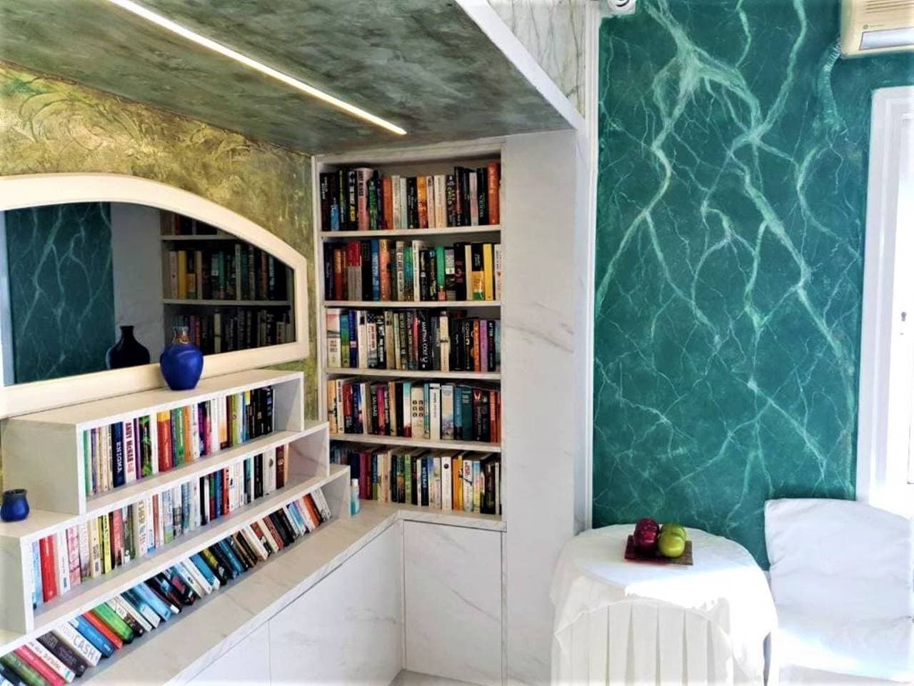Foto 3 von 21: Ganze private Suite mit Meerblick mit Balkon, Gemeinschaftspool und Klimaanlage
