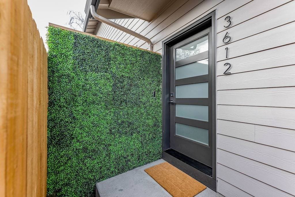 Foto 2 von 36: Newly Built! 3 Bedroom near Downtown Vancouver