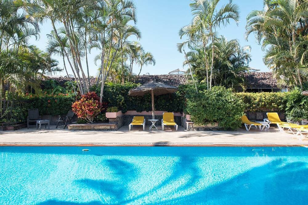 Experience a Banana Plantation house with \"really heated\" long pool. Solarium 1