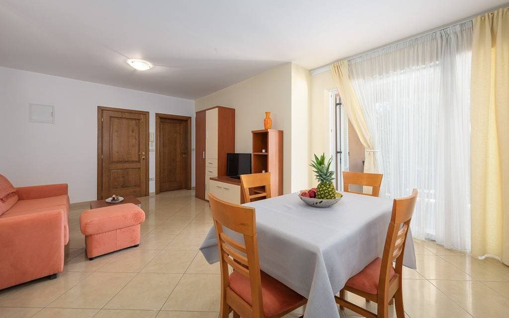 Foto 11 von 54: Ferienwohnung in Bašanija mit Terrasse, Klimaanlage, W-Lan (113-1)