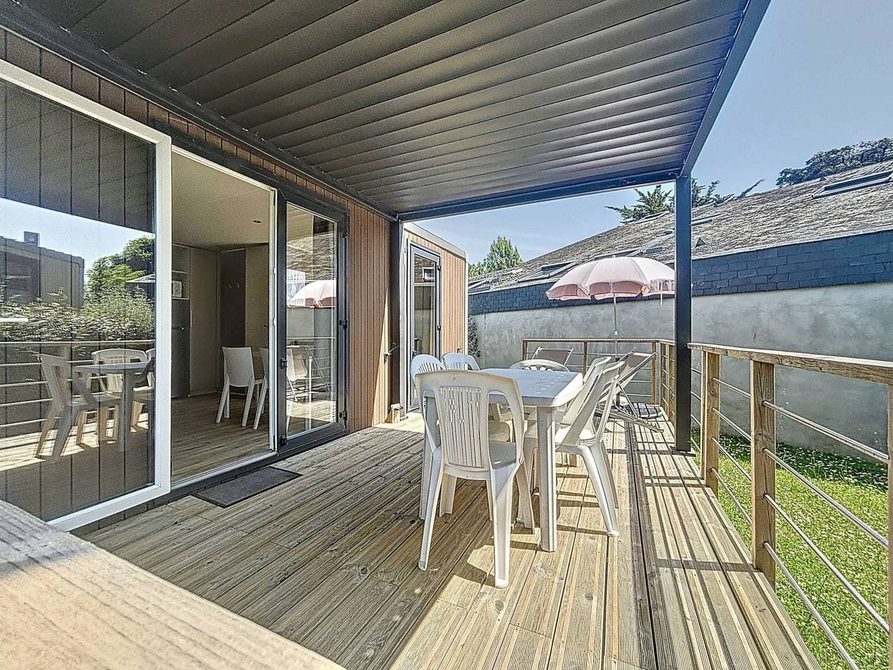Foto 2 von 16: Mobil-Home Komfort mit Pool, 200m zum Strand, 4 Pers., 2 Sz, Terrasse