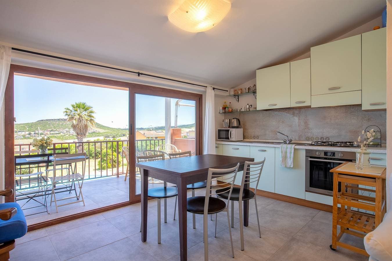 Foto 7 von 36: Ferienwohnung 'Attico Villa Stefania' mit Meerblick, Pool und privatem Garten