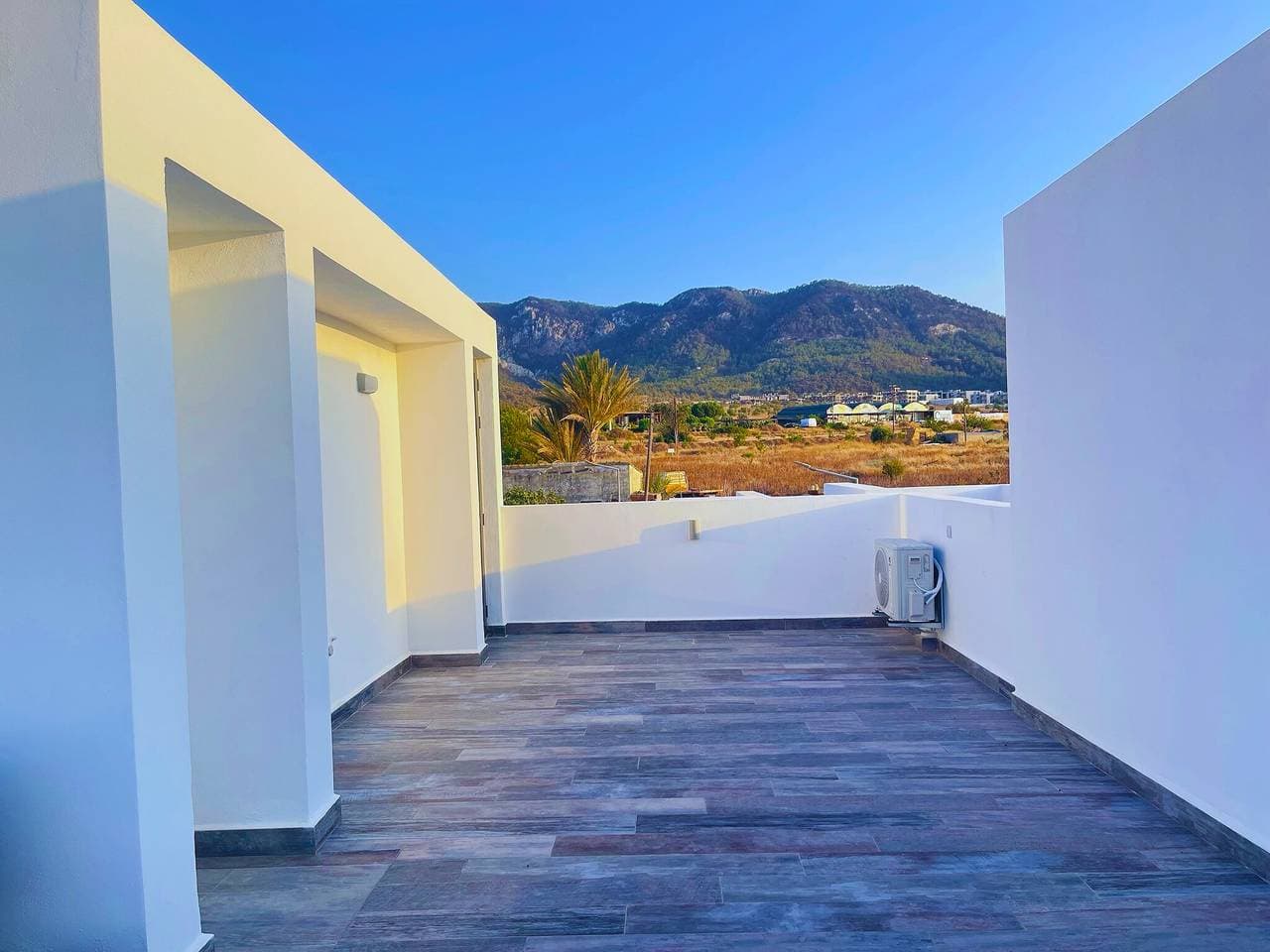 Foto 8 von 34: "Azure Pearl" Meerblick-Loft mit Dachterrasse & Pool“